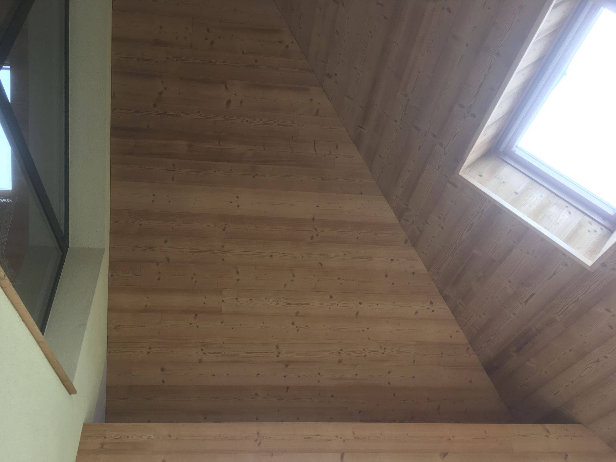 Isolation d&#8217;un plafond en laine de bois avec finition en bardage bois scié fin Schiltigheim 1